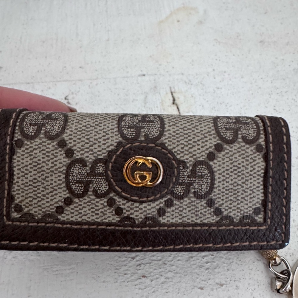 Gucci Brown GG Supreme Canvas Key Case with Gold Hardware - Picture 3 of 4